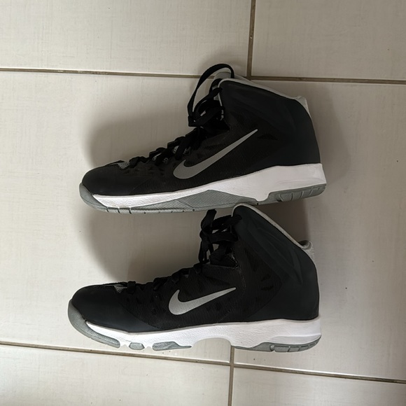 Nike Hyperquickness Mid - Picture 2 of 3